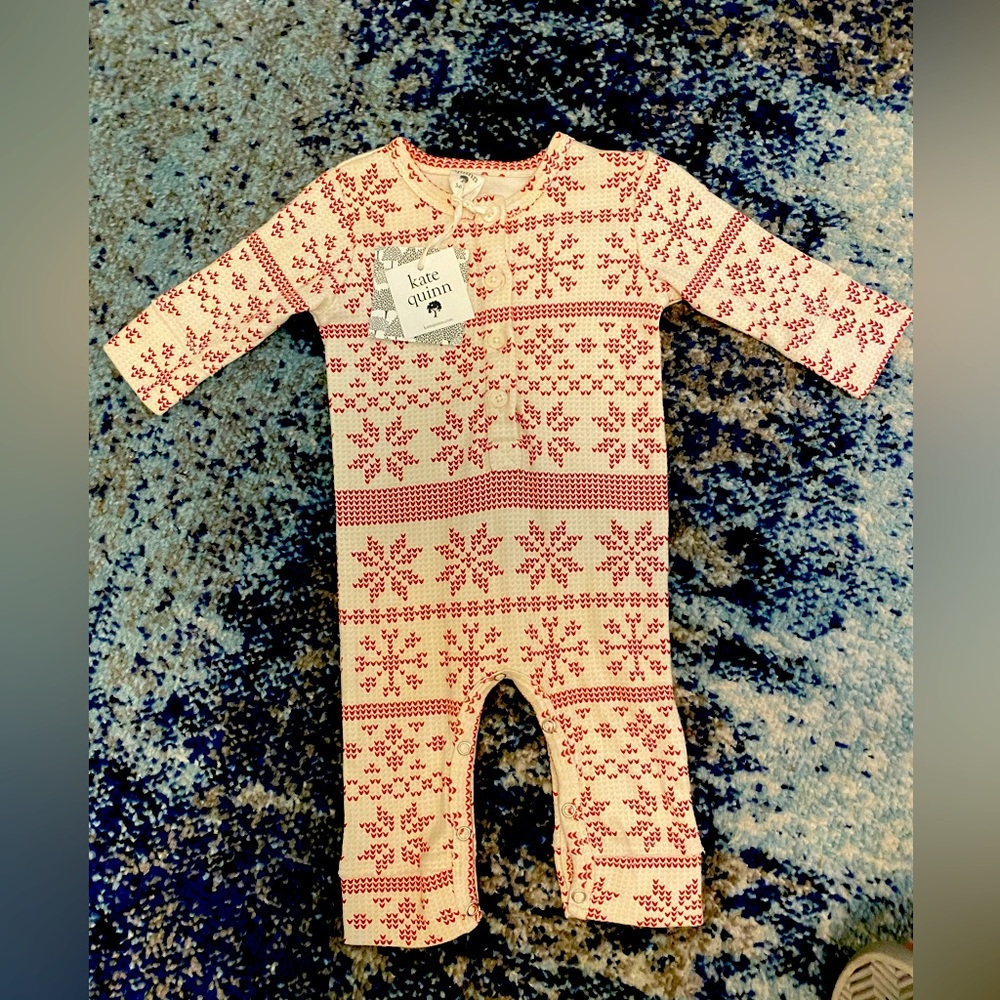 ❤️3-6m Kate Quinn Snowflake Henley romper